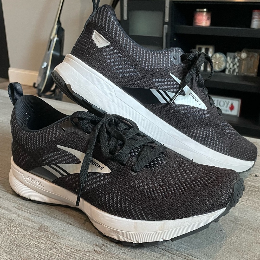 Brooks revel shoes